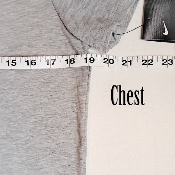 🎀Nike Dri-FIT T-Shirt - Picture 5 of 7